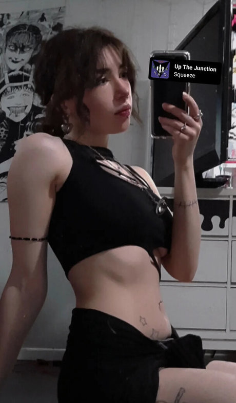 Floda ASMR model nudes archive