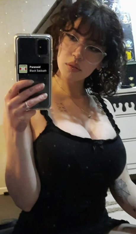 Floda ASMR model img