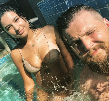 Bianca Kukobako adult model image