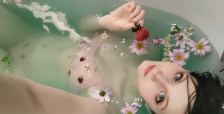 MaddyHaru star hd photo