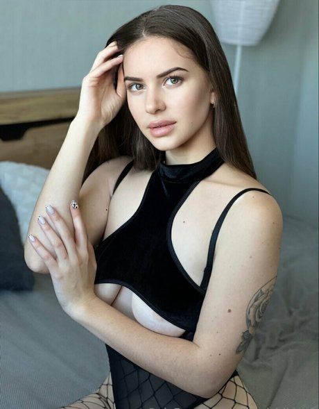 vikinni bikinni actress photos