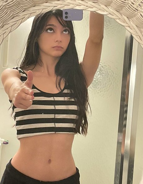 chelseayea nude model photos