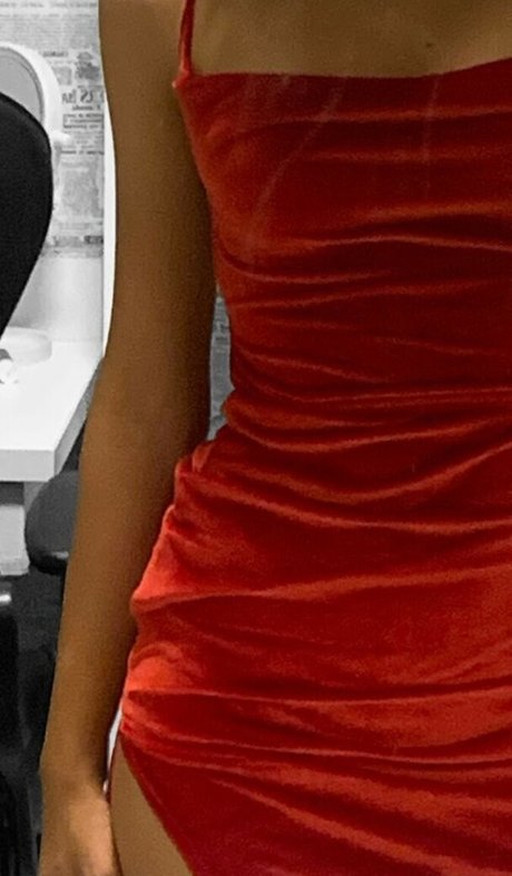 oil7ll model nudes pics