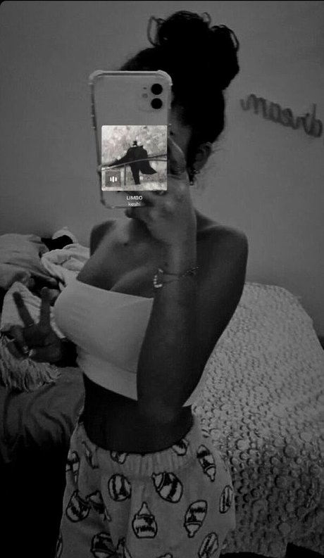 oil7ll nude pornstar img