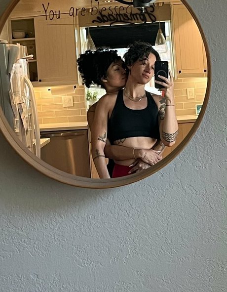 taytate12 model sexy photo