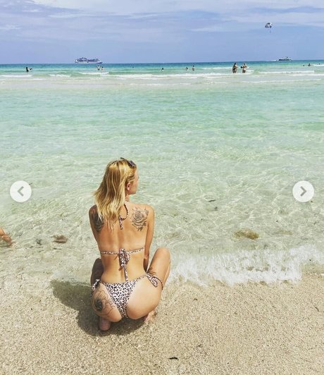 ccupcake69 naked pornstar pic