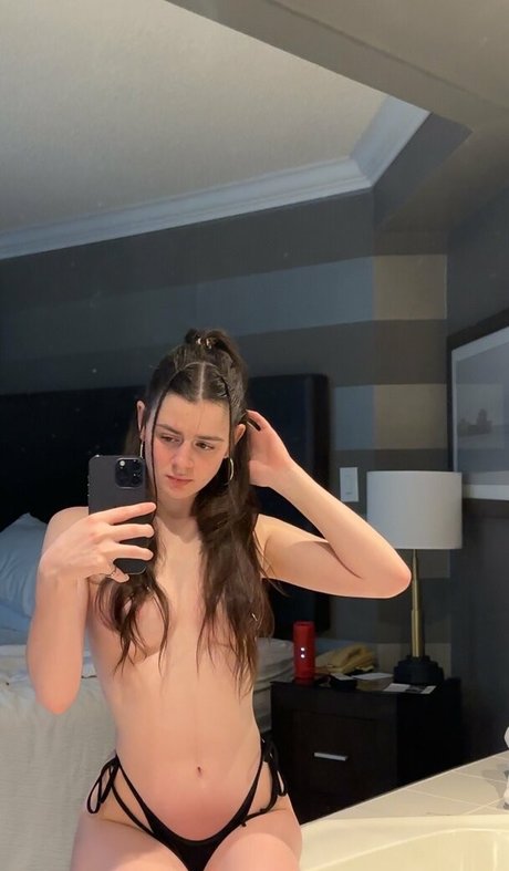 theyluvorah beautiful pornstar image