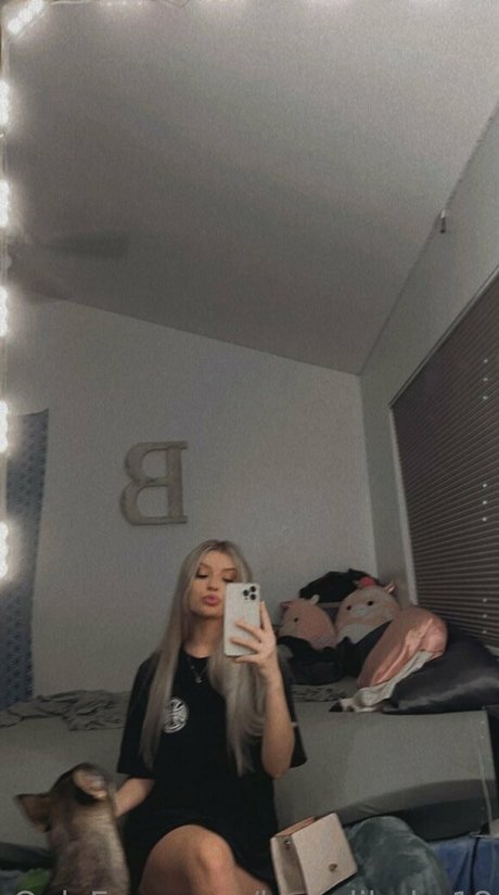 brandibaby18 erotic model pics