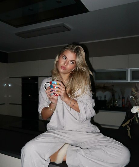 Leni Pieckenhagen sexy pornstar image