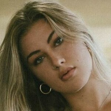 Meghan Walker adult star image