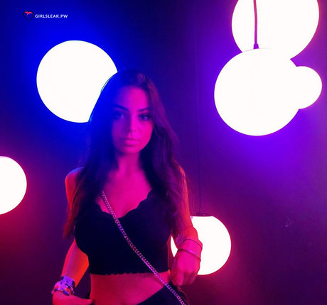 Clare Temerowski free model pic