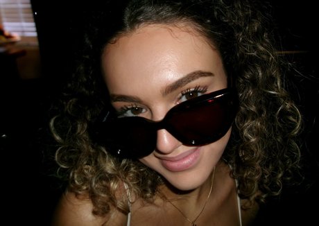 hollyfever naked actress pic