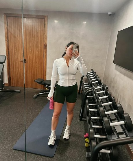 Amy Roseling model perfect image