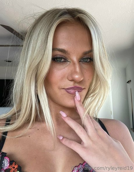 ryleyreid19 exclusive model pic