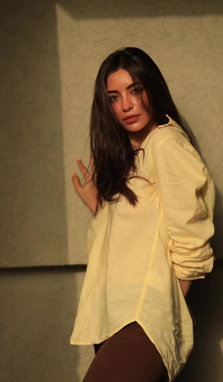 Nikkesha Rangwala naked model photo