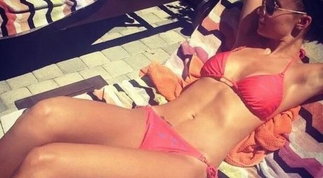 Nicole Richie perfect pornstar img