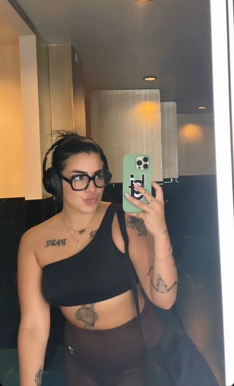 Selenaxoxoxo Marian beautiful model picture