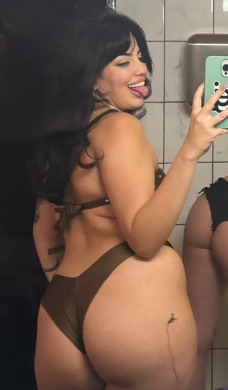 Selenaxoxoxo Marian pornstar high quality image