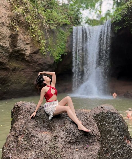 Palak Purswani sexy star gallery