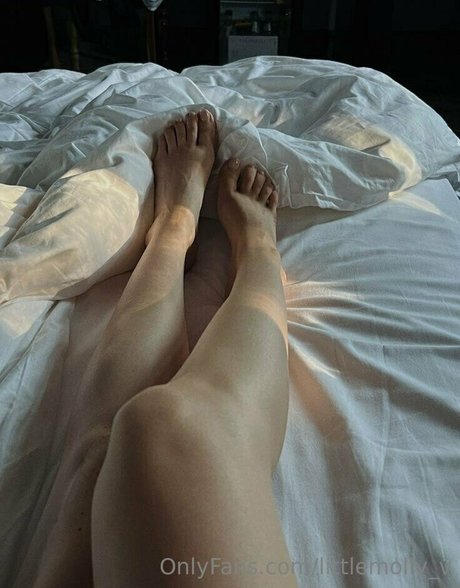 mother daughter onlyfans erotic pic