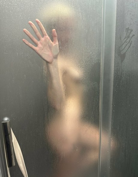 christivovk nude beautiful actress pictures