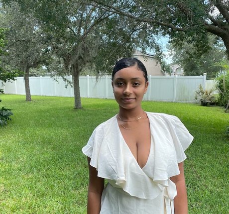 Plantbae xxx model img