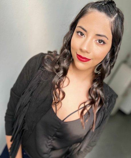 Valentina Kavata model hd photo