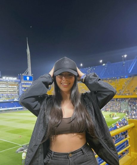 Valentina Kavata hot actress image