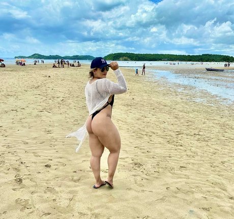 Musasilvaa model nude photo