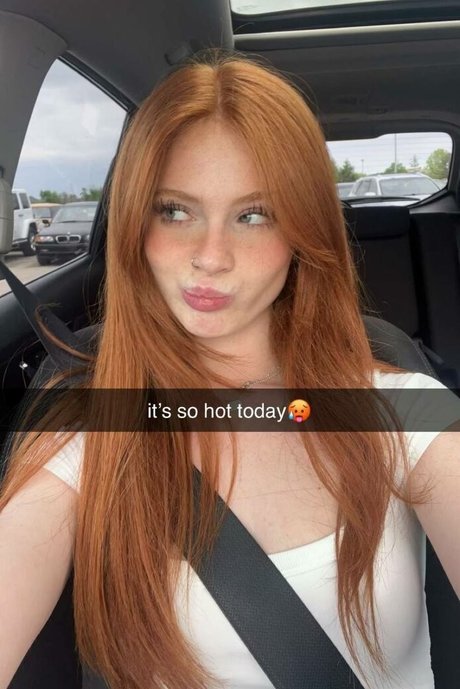 Harley Haisley nude model archive