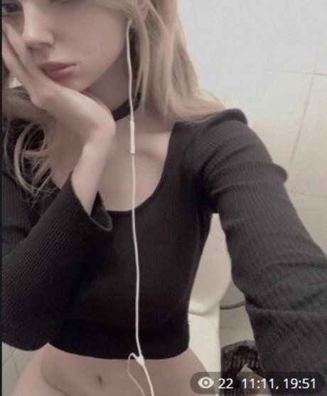 M uselessbeauty star adult picture