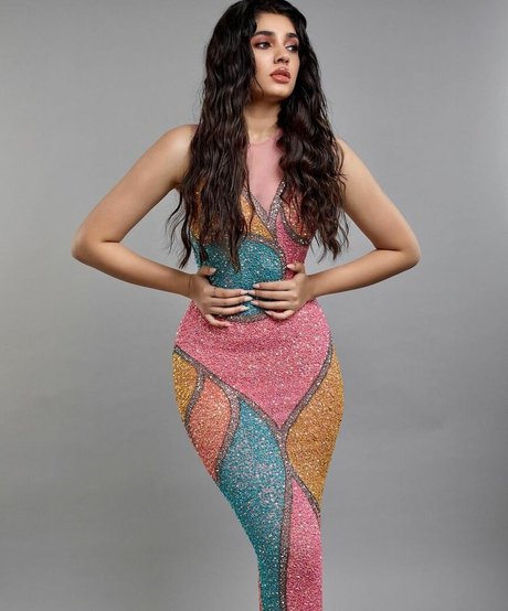 Krithi Shetty model xxx images