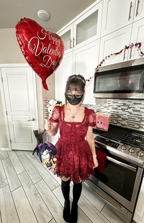 Rainhoe naked actress archive