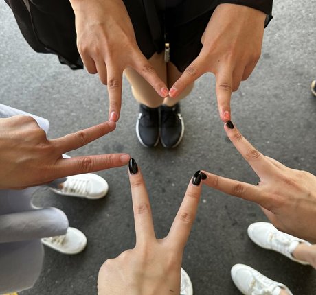 Rainhoe model erotic picture