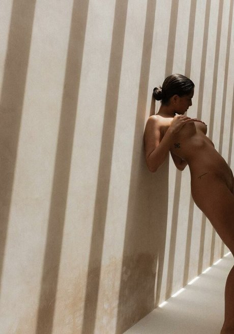 marialevyy exclusive model img