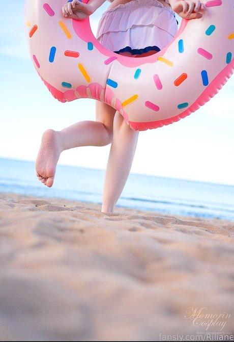 _riliane naked model img