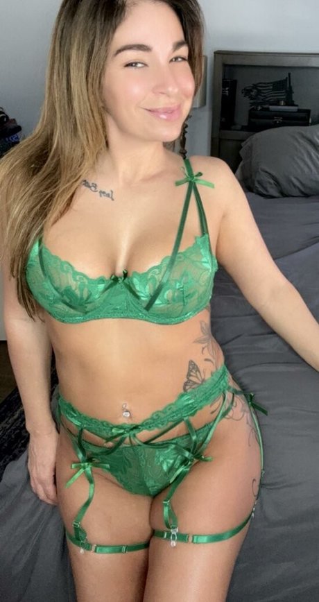 LoveyBeth nice pornstar photos