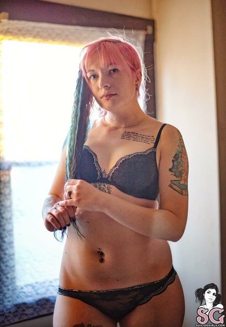 Venomousrose erotic actress pictures