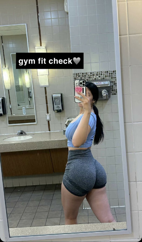 ayelenn porn model photo