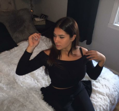 Marisa G naked actress gallery