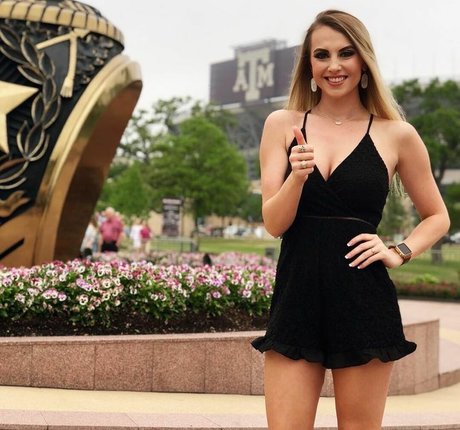 Emilee Atchley sex pornstar pictures