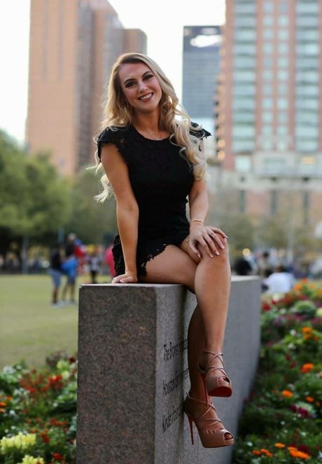 Emilee Atchley actress pictures