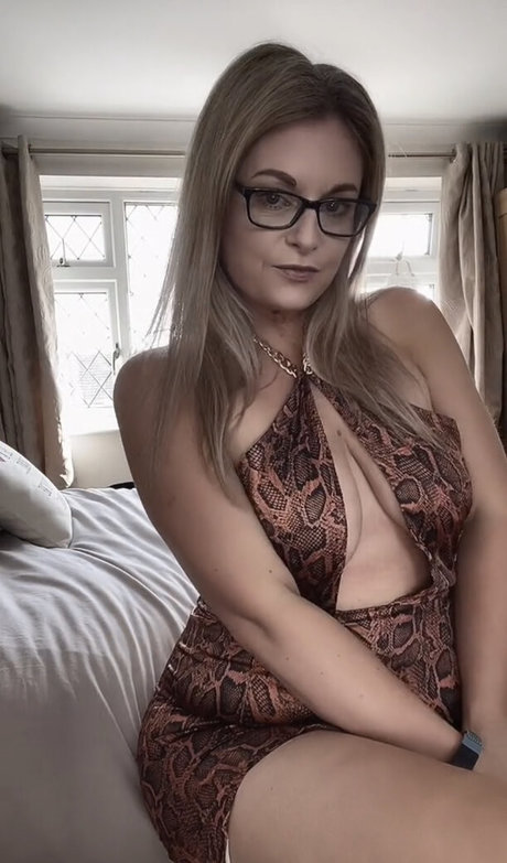 LisaJ Cosplay nudes model galleries