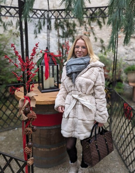 mia ganz privat exclusive model photo