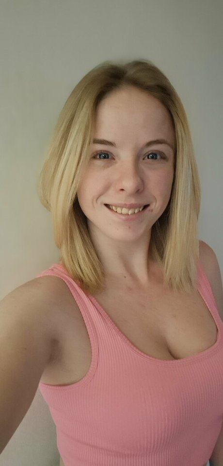 mia ganz privat model image