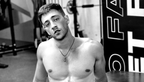 Noah Pells model pics