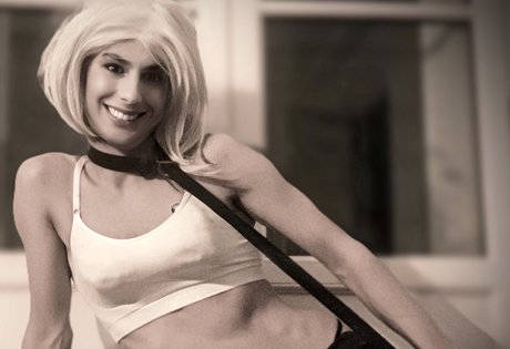 LunaRubyX model porn photo