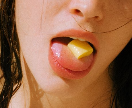 omaku nudes model image