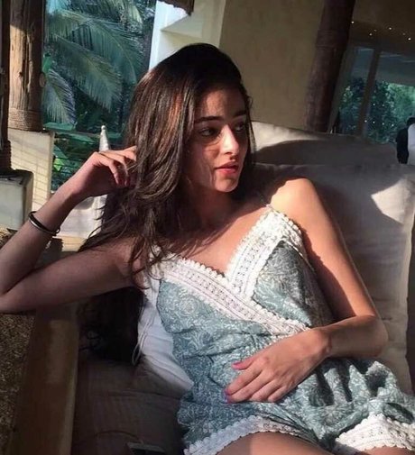Ananya Panday hot model pictures