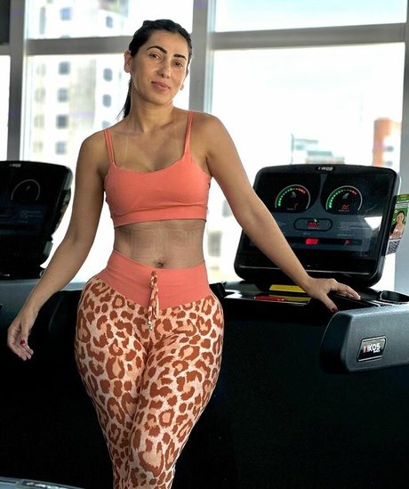 Lismara Moreira pretty model img